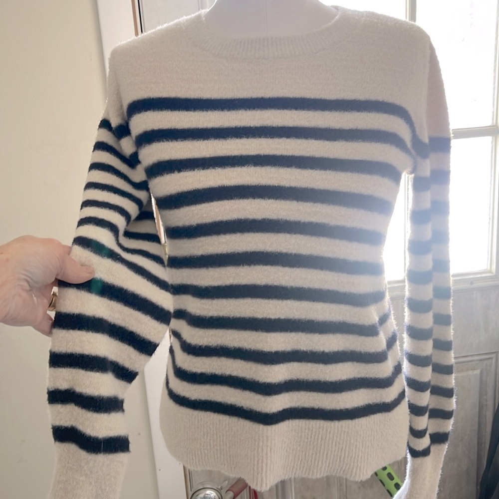 Ann Taylor LOFT fuzzy sweater!! Blue and white striped size XS.